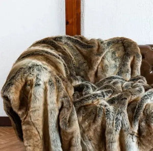 Faux Fur Ombre Throw Decorfaure