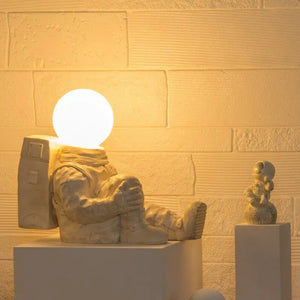 Astronaut Table Lamp Decorfaure